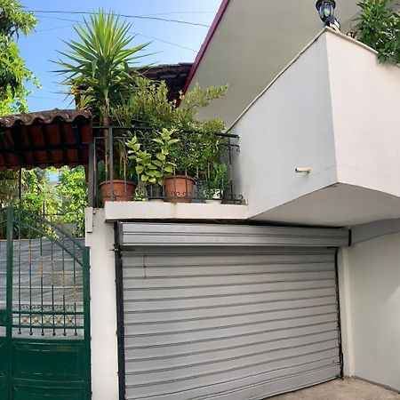 Christina'S House With 2 Bedrooms And Free Parking Gjirokastër 외부 사진