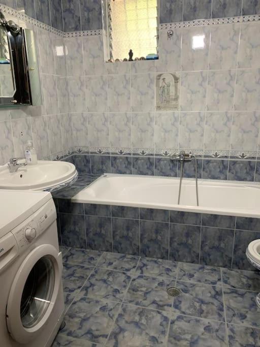 Christina'S House With 2 Bedrooms And Free Parking Gjirokastër 외부 사진
