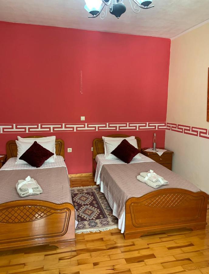 Christina'S House With 2 Bedrooms And Free Parking Gjirokastër 외부 사진